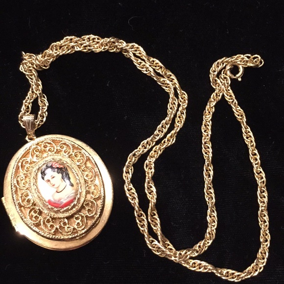 Vintage necklace LOCKET opens Gold Tone lady photo - Picture 4 of 8
